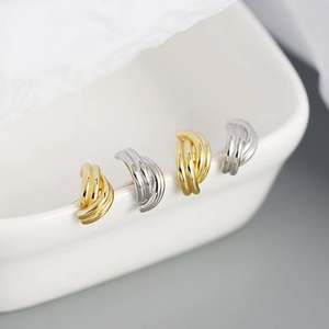 Minimalist S925 silver twisted C-shape hoop earrings in gold and silver finishes