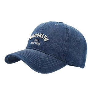 Casquette de baseball en denim délavé vintage avec broderie Brooklyn 1898 blanche en bleu