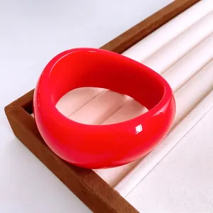 Klobiger Acryl Armreif Für Damen Minimalistisch Glänzend Breit Dick Harz Armmanschette Moderner Modeschmuck