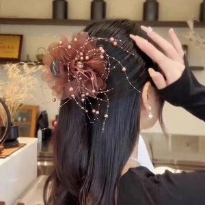 Pince À Cheveux Fleur Élégante Avec Pétales En Maille Gland De Künstliche Perles Et Plumes Pour Femmes Accessoires Romantiques