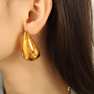 Chic 18K gold plated titanium teardrop earrings with a glossy metallic mirror finish