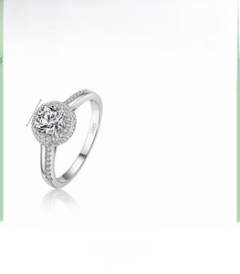 Detailed view of 925 sterling silver ring with 6mm cubic zirconia and 2.6g weight