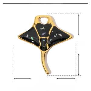 Technical dimensions of stingray pendant with enamel and shell on stainless steel