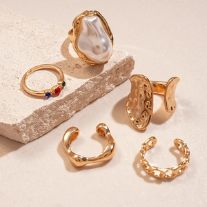 5-piece gold geometric ring set with baroque pearl and colorful rhinestones