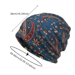 Bonnet en maille bleu avec motif cachemire pour femme, texture douce et style slouchy