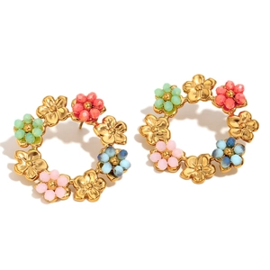 Colorful floral hoop earrings in 18K gold plated steel with vibrant beaded flower details