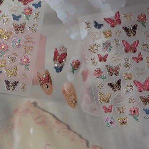 Stickers 5D pour ongles papillon et fleurs dorés avec texture en relief métallique