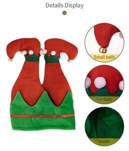 Détails du bonnet d'elfe de Noël avec clochettes dorées, pompons blancs et doublure verte