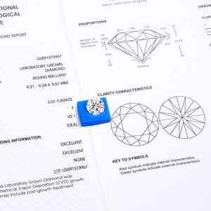 Detaillierte Nahaufnahme eines runden 3,01 Karat Labor-Diamanten mit IGI-Zertifikat