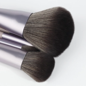 7-piece soft fiber makeup brush set with gradient bristles and silver metal ferrules