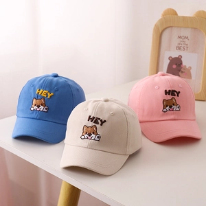 Berretto da baseball per bambini con ricamo cane e HEY nei colori azzurro e beige
