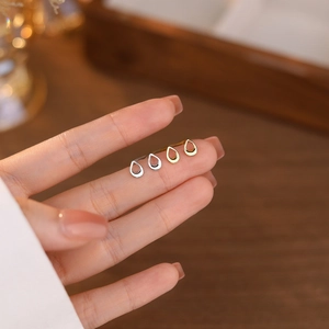 Minimalist S999 sterling silver teardrop studs in gold and silver finishes