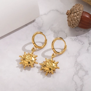 Detail of 18K gold-plated stainless steel hoop earrings with sun smiley face pendant