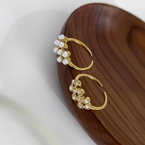 18K gold plated stainless steel open ring set with elegant pearls and sparkling rhinestones