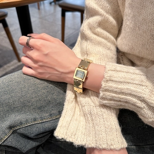 Montre dorée carrée pour femme avec cadran vert foncé et bracelet en acier inoxydable chic