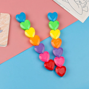 Evidenziatori a cuore arcobaleno con punta a scalpello in design 3D impilabile