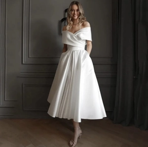 Robe De Mariée Élégante En Satin À Épaules Dénudées Coupe A-Ligne Midi Robe De Soirée Dos Nu Avec Poches Femme