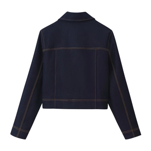 Veste en jean bleu foncé avec coutures contrastées jaunes, vue de dos sur blanc