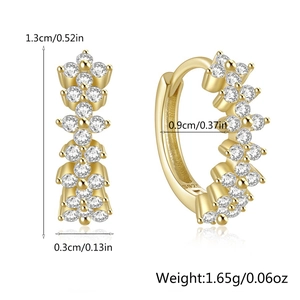 Close-up of S925 sterling silver daisy huggie earrings with detailed size measurements