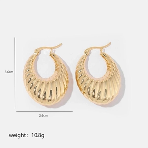 Detailed size specifications for gold irregular croissant earrings with dimensions and weight
