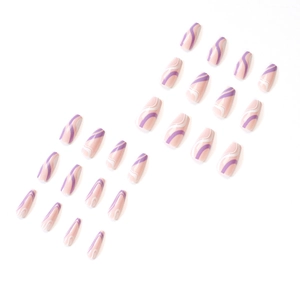 Faux ongles longs forme cercueil avec motifs de vagues violettes et blanches sur rose