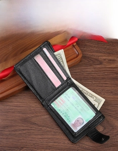 Internal layout of men's bifold leather wallet with card slots and ID window