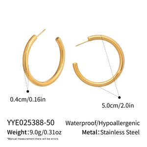 Size specifications for gold stainless steel C-shaped hoop earrings with 5cm diameter