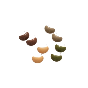 Set of four acrylic C-shaped earrings in earthy tones with silver pins for women