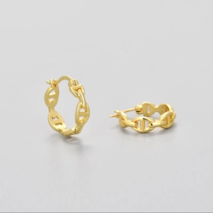 Golden S925 sterling silver pig nose hoop earrings with elegant anchor chain design