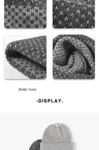 Détail du bonnet en maille avec revers de 7 cm et tissage épais bicolore texturé