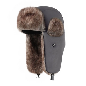 Chapka d'extérieur imperméable grise avec doublure en fourrure et protège-oreilles