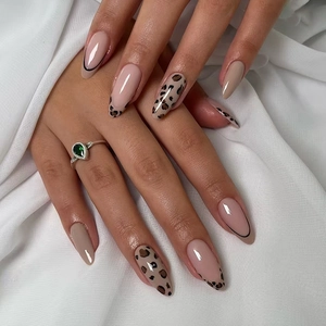 Press On Nails Leopard Print French Tips Almond Shape Glossy Brown Nude ABS Plastic Artificial Fake Finger Nails For Women