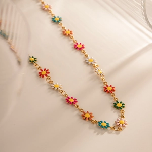 Chic 18K gold plated stainless steel necklace featuring colorful daisy flower charms