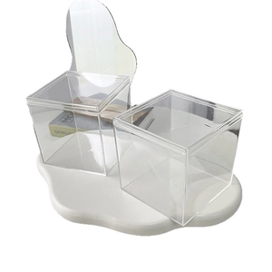 Square transparent acrylic gift box with lid for Christmas flowers and jewelry storage