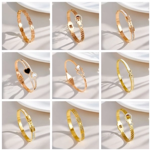 Titanium Steel 18K Gold Plated Bangle Rhinestone Mother Of Pearl Heart Clover Belt Buckle Quilted Pattern Bangle For Women