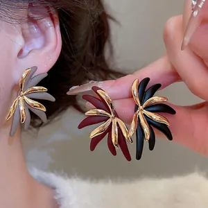 18k gold plated vintage fan-shaped floral stud earrings in grey, red and black tones