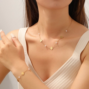 Maple Leaf Artificial Pearl Jewelry Set Stainless Steel 18K Gold Plated Necklace And Bracelet For Women Elegant Fashion Accessories