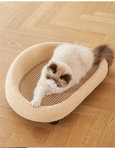 Dettaglio della cuccia per gatti in sisal intrecciato con bordo in morbido peluche