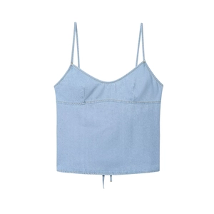 Hellblaues Denim-Camisole-Top und Hosenset mit Schleifendetail und hochwertigen Nähten