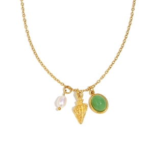 18K gold plated stainless steel necklace with seashell pendant, pearl and green gemstone