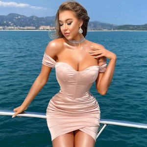 Mini Abito In Raso Spalle Scoperte Arricciato Aderente Asimmetrico Cocktail Party Sexy Elegante Rosa Donna