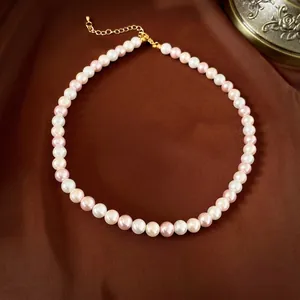 Collier de perles vintage français rose et blanc avec chaîne dorée réglable et fermoir
