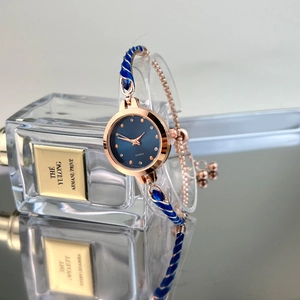 Fashion Women Quartz Bracelet Watch Elegant Slender Bangle Wristwatch Rhinestone Markers Rose Gold Alloy Watch For Gift