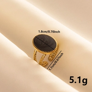 Detail of gold-plated 304 stainless steel ring with dark marble texture inlay and dimensions