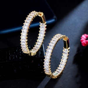 Sparkling baguette-cut zircon C-shaped hoop earrings in 18K gold plated finish