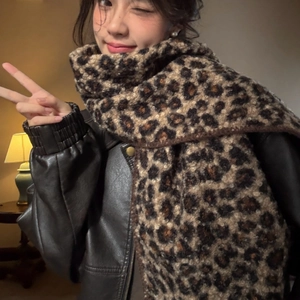 Women Vintage Leopard Print Scarf Fashion Geometric Pattern Warm Winter Polyester Scarf Wrap Retro Soft Long Scarf Neck Warmer