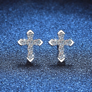 Elegant S925 sterling silver cross stud earrings with sparkling pavé moissanite stones