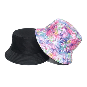 Lot de chapeaux bobs pour femmes avec noir classique et motifs tropicaux de flamants