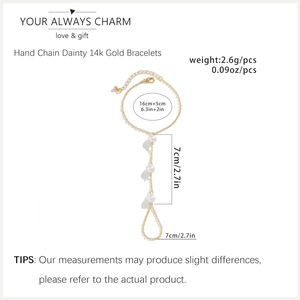 Dettaglio catena da mano con perle placcata oro 14k con misure precise di 16cm più 5cm