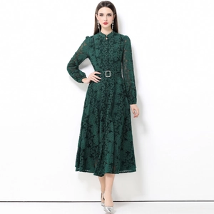 Französisches Vintage Spitzenkleid in Dunkelgrün mit Stehkragen und Taillengürtel